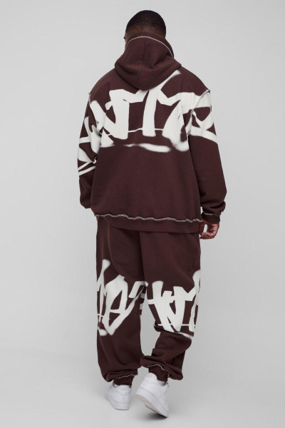 Плюс великий спортивний костюм із капюшоном і графіті