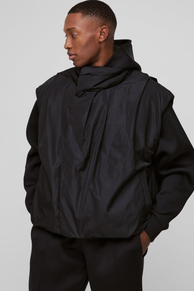 Чорний безрукавний жилет із м’якою підкладкою