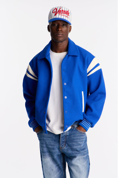 Класична олдскульна варсіті-куртка