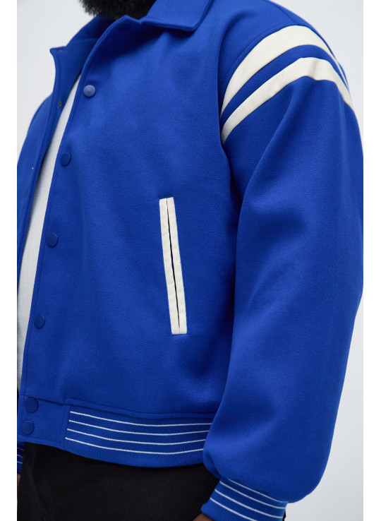 Класична олдскульна варсіті-куртка