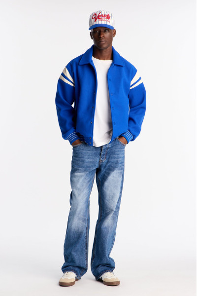 Класична олдскульна варсіті-куртка