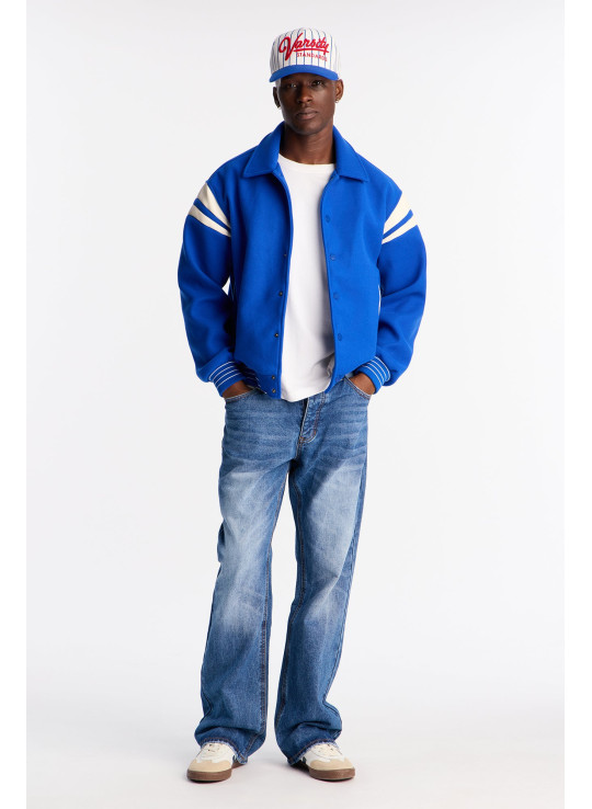 Класична олдскульна варсіті-куртка