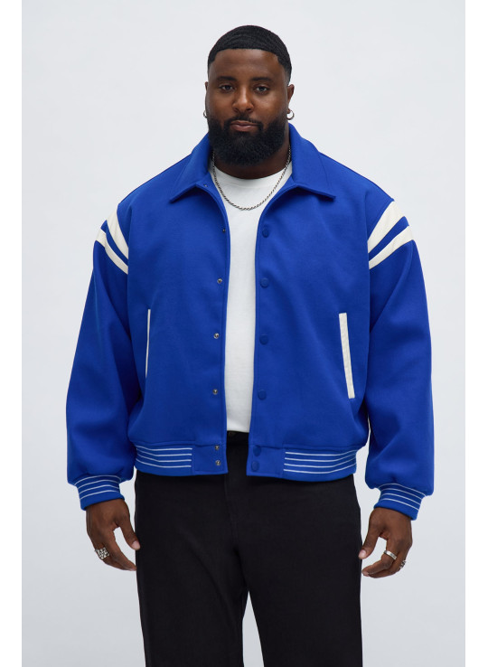 Класична олдскульна варсіті-куртка