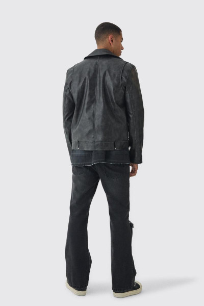 Випрана чорна байкерська куртка