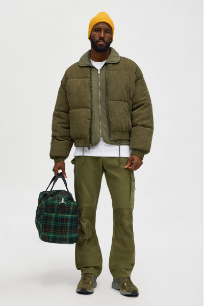 Об'ємна куртка-пуфер бомбер з вельвету