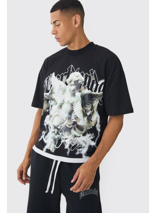 Велика футболка та джоггери зі штучним малюнком