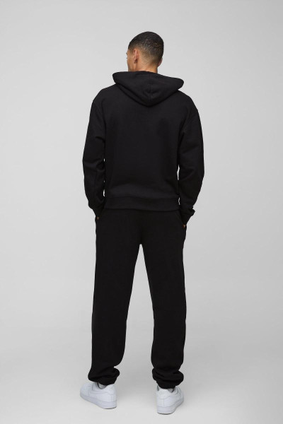 Величезний спортивний костюм із капюшоном і капюшоном